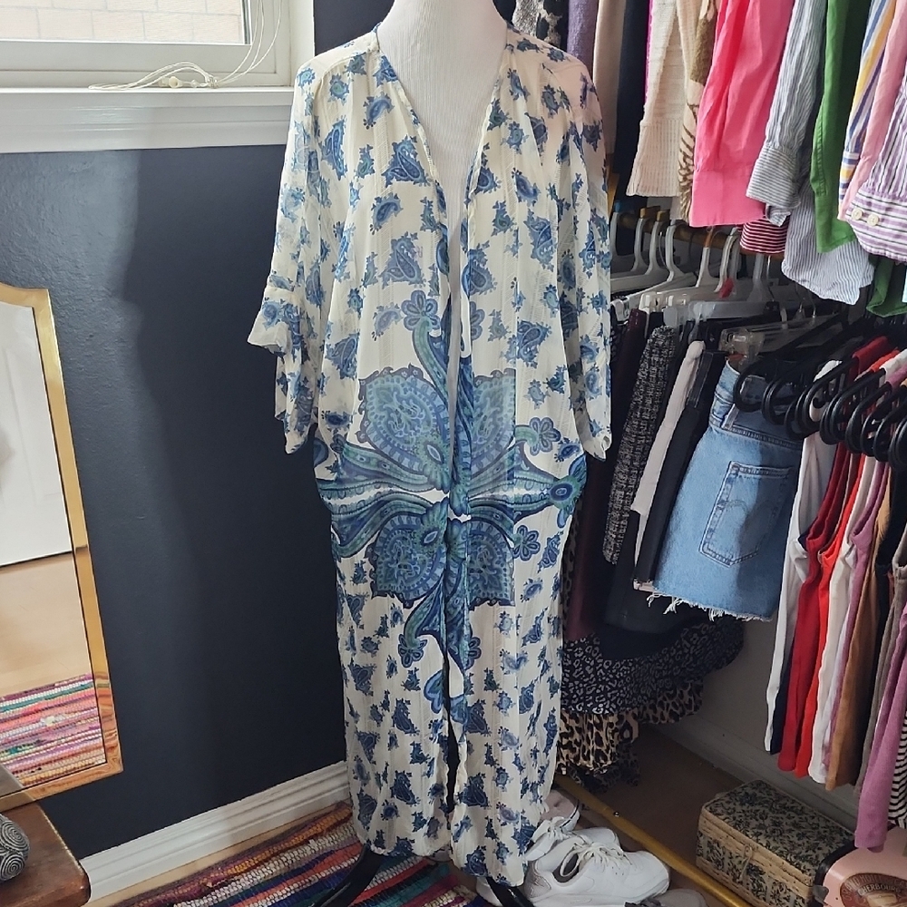 Vintage Blue and White Floral Kimono